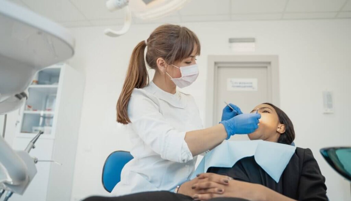 Dental Bonding or Veneers, Which Should You Choose?